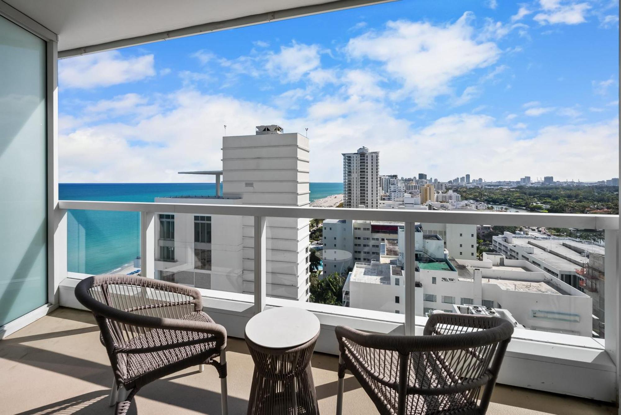 Fontainebleau Resort Balcony W Ocean + Bay View マイアミビーチ エクステリア 写真