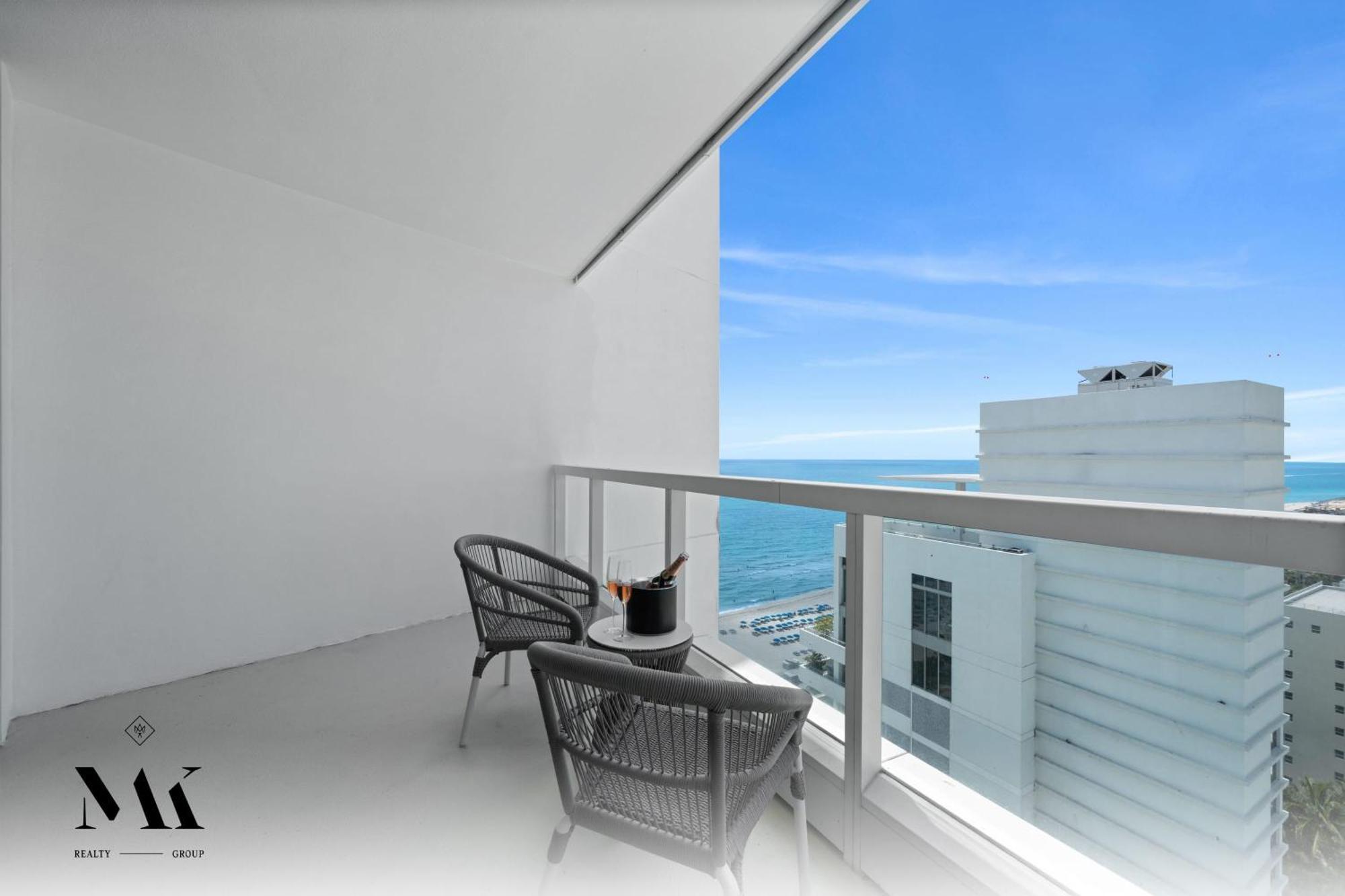 Fontainebleau Resort Balcony W Ocean + Bay View マイアミビーチ エクステリア 写真